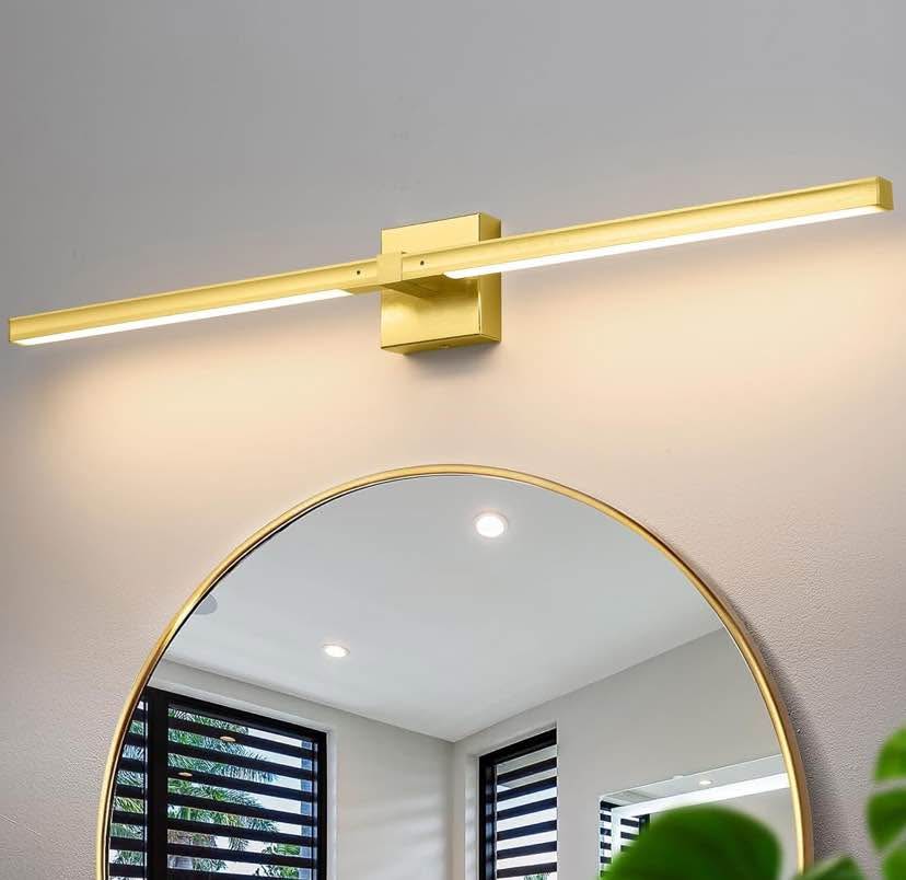 360° Rotatable LED Vanity Light Bar – Brushed Brass