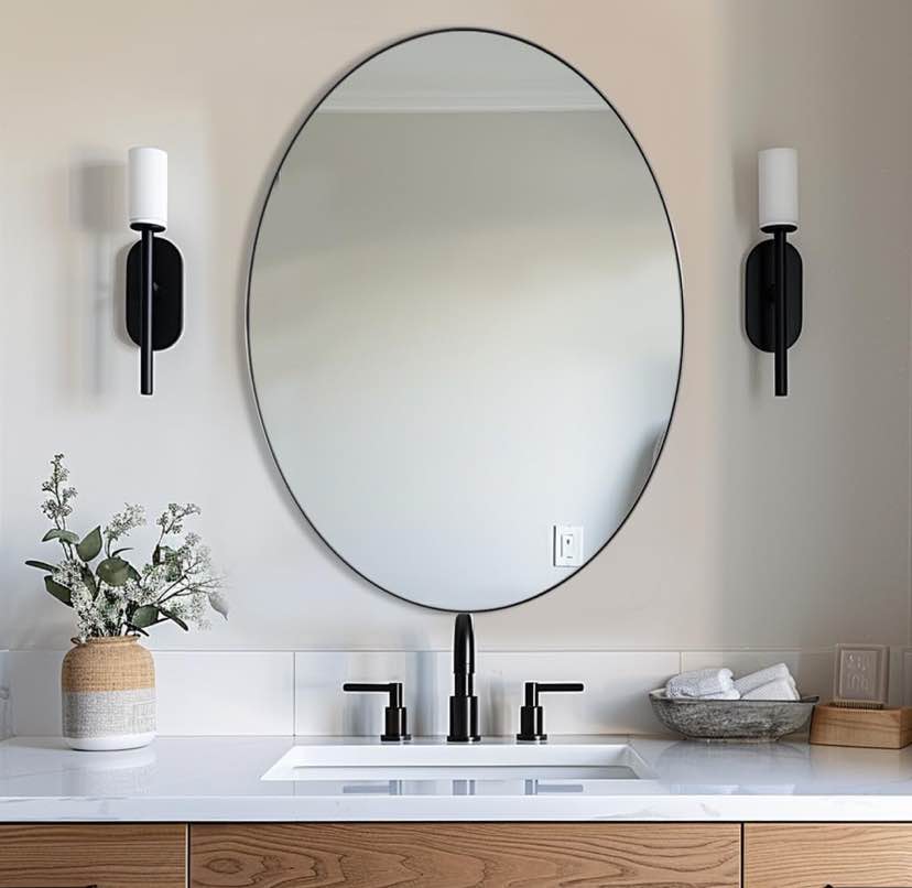 Chrome-Framed Wall Mirror – Silver-Plated Glass & Sleek Design